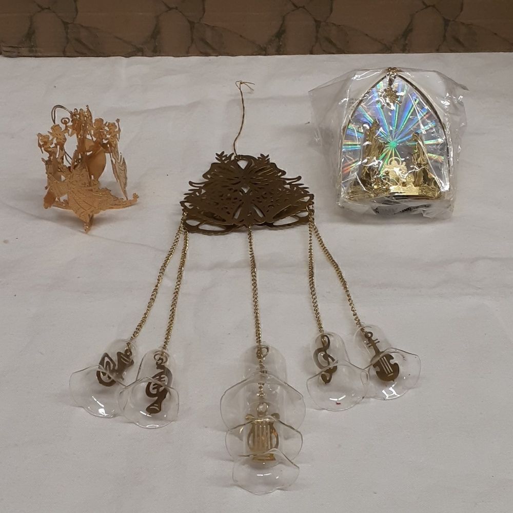 ‎2 pc bundle of brass filligree Ornaments.
